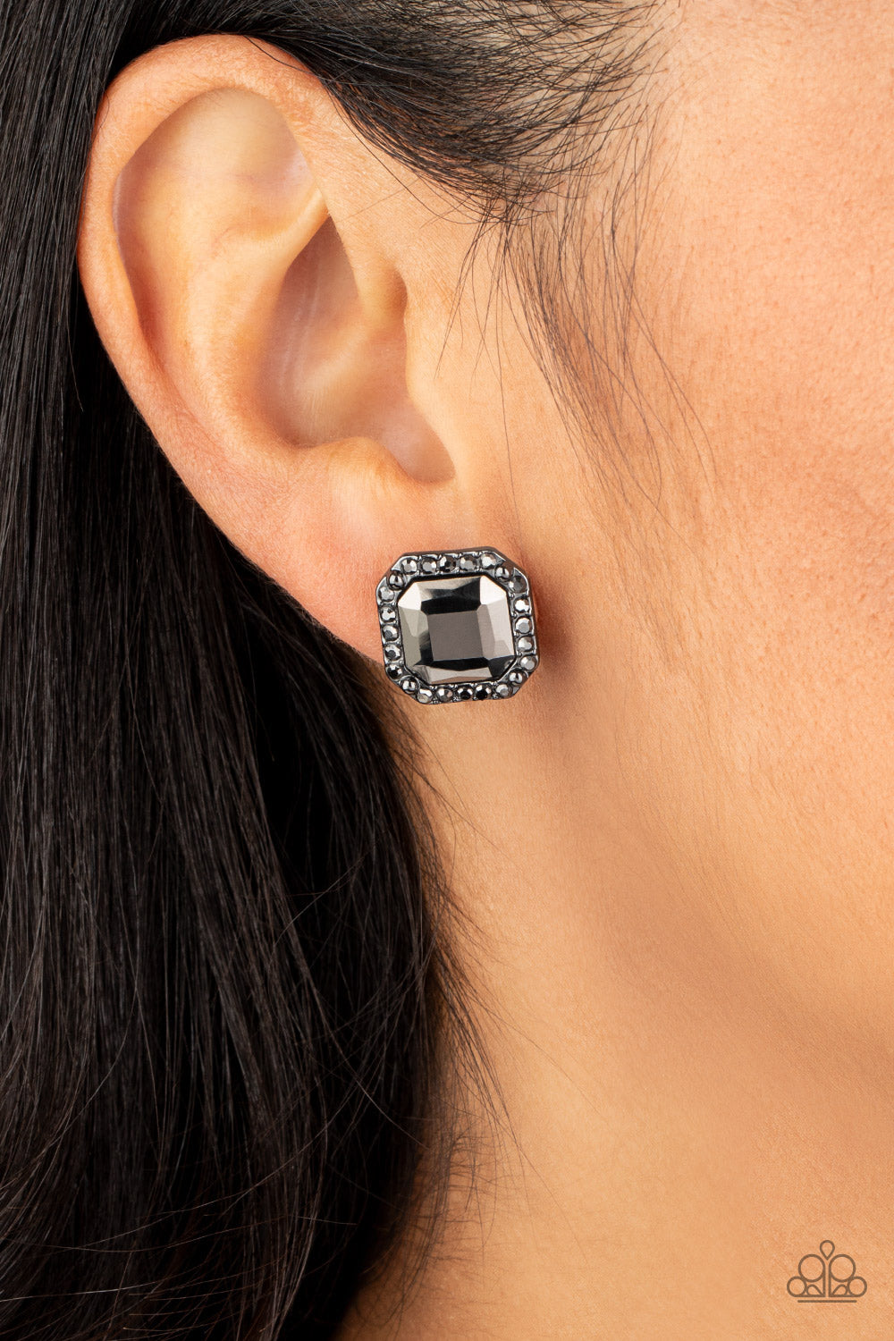 Act Your Ageless Black Earring- Paparazzi