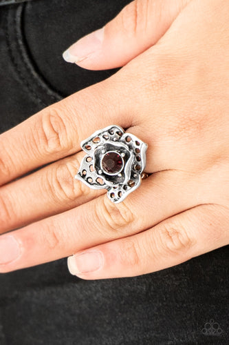 Glowing Gardens Purple Ring- Paparazzi
