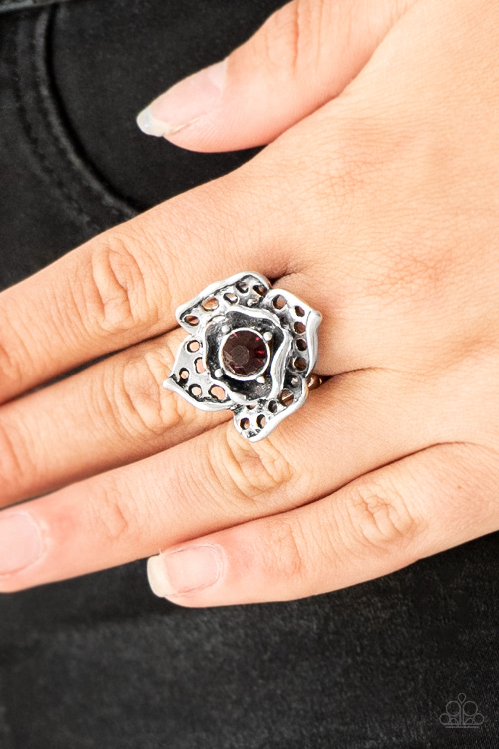 Glowing Gardens Purple Ring- Paparazzi